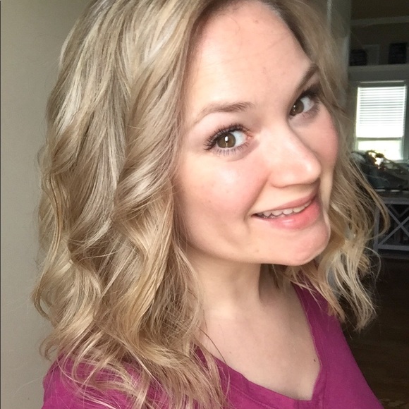 Meet your Posher, Gabby - Picture 1 of 1